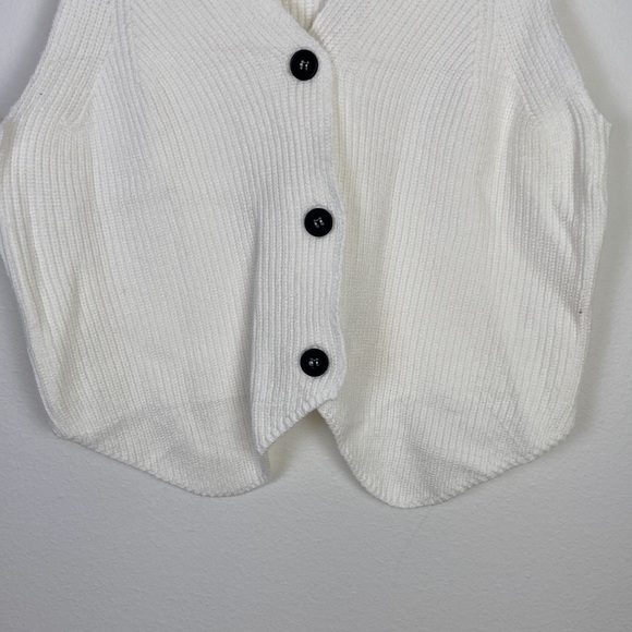 Amazon White Knit Button Up Vest Women's Small Y2K Summer 90s Quiet Luxury Retro - Picture 2 of 6